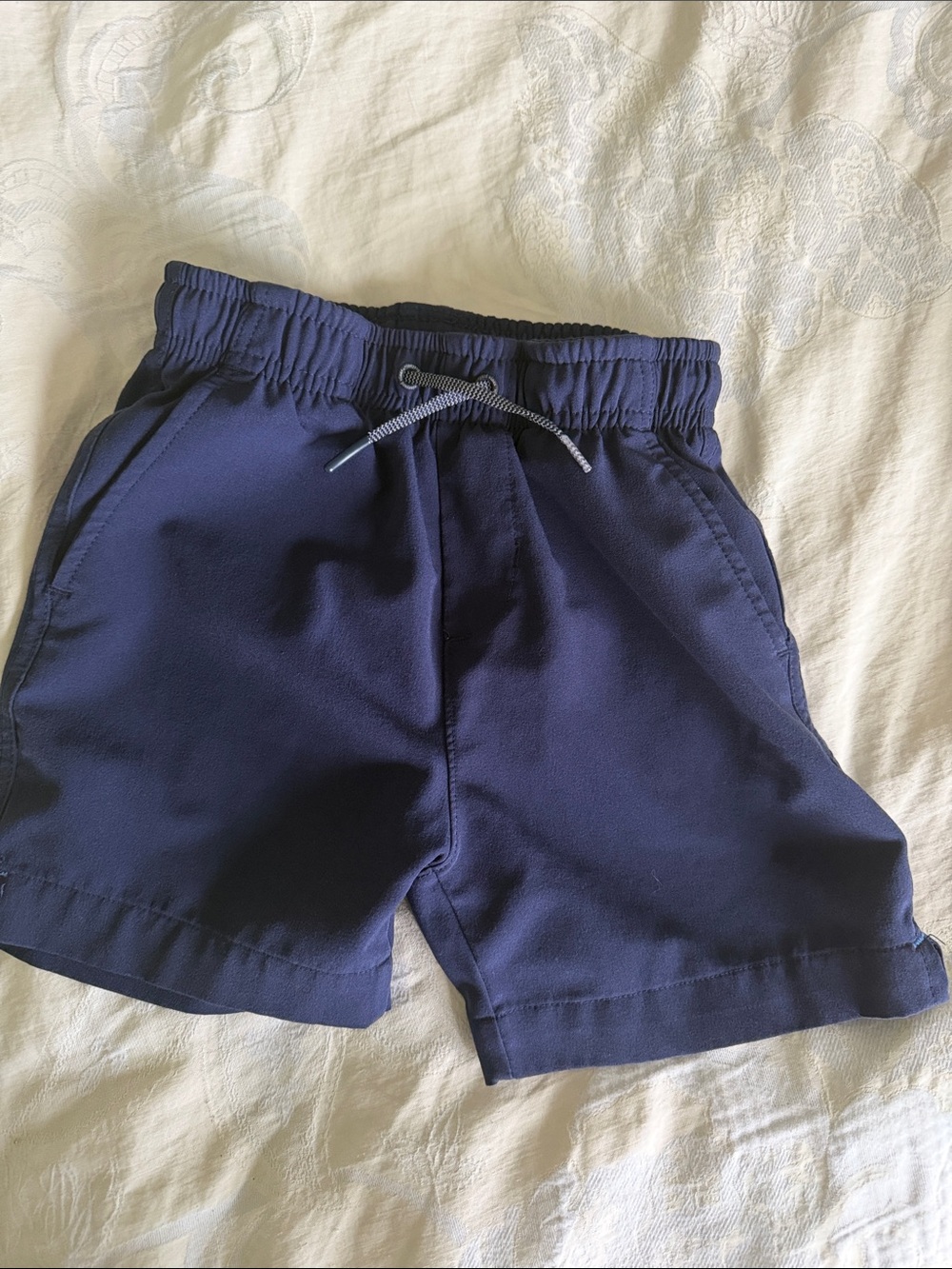 Vineyard Vines Boys 4T performance  Navy Elastic Drawstring Hybrid Shorts